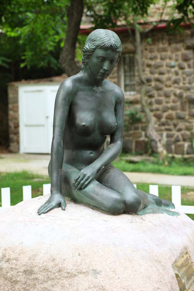 foto,tela,gratis,paisaje,fotografa,idea,Monte. Estatua de bronce del parque de Yantai, Sitio de turismo, Mujer, Mujer desnuda, Centro vacacional
