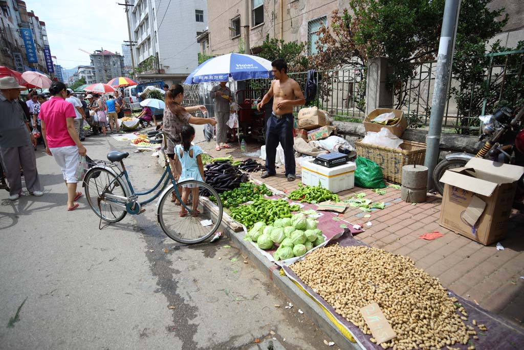 Foto, materieel, vrij, landschap, schilderstuk, bevoorraden foto,Een diepe rode profijt markt, Markt, Straat stal, Boodschappend doend, Leven