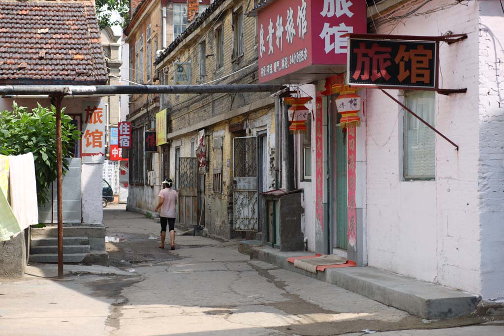 photo,material,free,landscape,picture,stock photo,Creative Commons,Yantai modern architecture, sightseeing spot, Modern architecture, An alley, resort