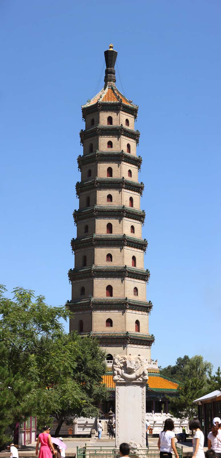 Foto, materiell, befreit, Landschaft, Bild, hat Foto auf Lager,Das bersommern von Gebirgshtte yongyoutempleStupa, Buddhistisches Reliquiar, Chaitya, Turm, Ch'ing