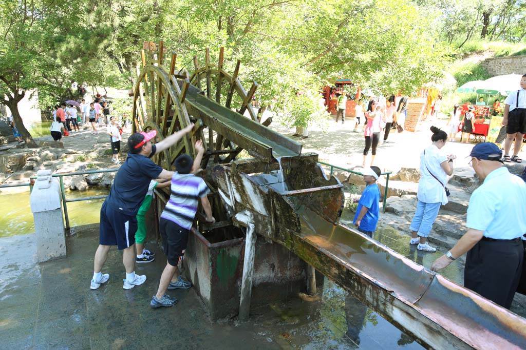 Foto, materiell, befreit, Landschaft, Bild, hat Foto auf Lager,Ein bersommerndes Gebirgshttenwasserrad, Kind, Wasserrad, Wasser, Ch'ing