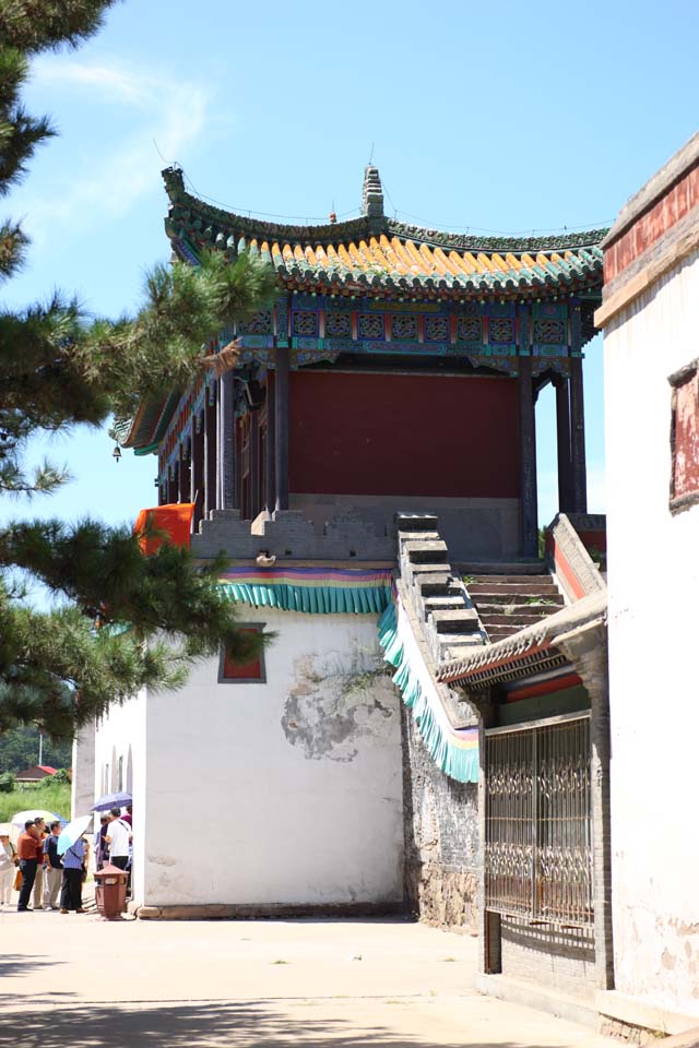 photo,material,free,landscape,picture,stock photo,Creative Commons,The PutuoZongchengTemple main gate of a Buddhist temple, Tibet, Chaitya, white wall, The main gate of a Buddhist temple