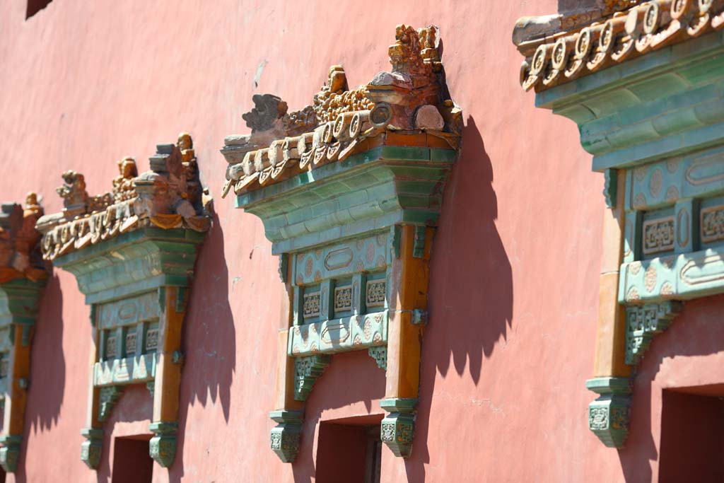 photo,material,free,landscape,picture,stock photo,Creative Commons,XumiFushouTemple rouge stand, window, Vermilion, Green, Tibetan Buddhism