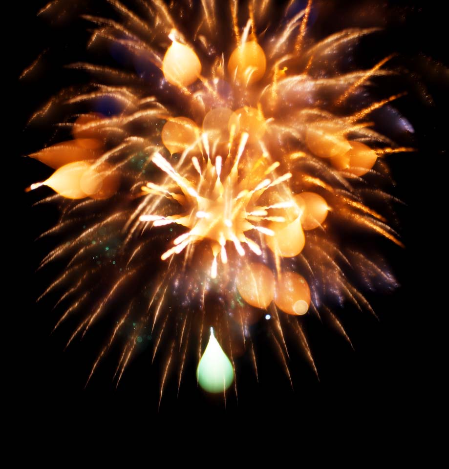 Foto, materiell, befreit, Landschaft, Bild, hat Foto auf Lager,Tama-Fluss Feuerwerk Demonstration, Das Starten von Feuerwerk, natrliche Szene oder Gegenstand, der poetischen Charme der Jahreszeit des Sommers hinzufgt, Signalfeuer, Helligkeit