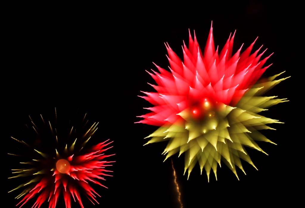 Foto, materiell, befreit, Landschaft, Bild, hat Foto auf Lager,Tama-Fluss Feuerwerk Demonstration, Das Starten von Feuerwerk, natrliche Szene oder Gegenstand, der poetischen Charme der Jahreszeit des Sommers hinzufgt, Signalfeuer, Helligkeit