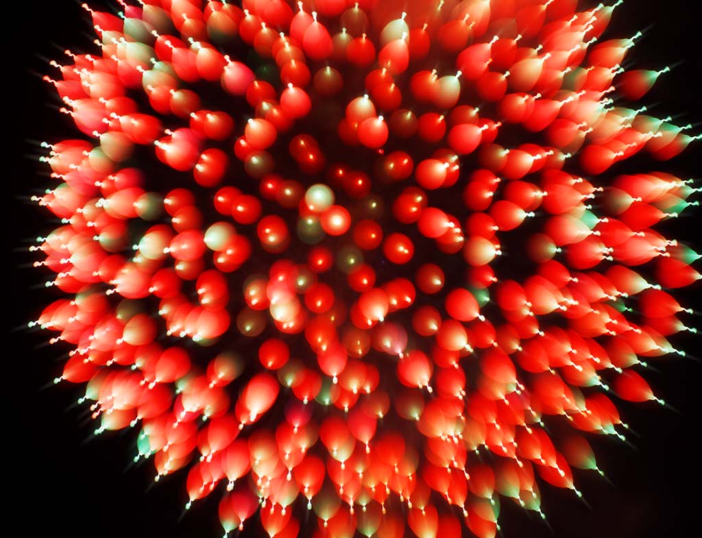 Foto, materiell, befreit, Landschaft, Bild, hat Foto auf Lager,Tama-Fluss Feuerwerk Demonstration, Das Starten von Feuerwerk, natrliche Szene oder Gegenstand, der poetischen Charme der Jahreszeit des Sommers hinzufgt, Signalfeuer, Helligkeit