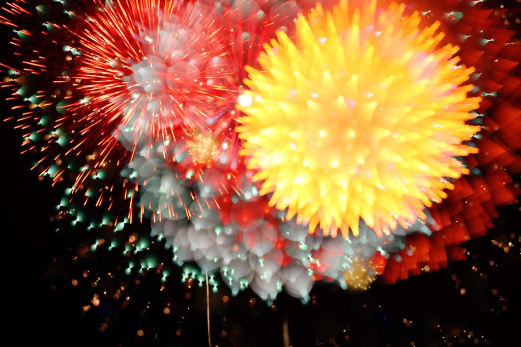 foto,tela,gratis,paisaje,fotografa,idea,Demostracin de fuegos artificiales de ro de Tama, Fuegos artificiales de lanzamiento, Lugar natural o centro que aaden el encanto potico a la estacin del verano, Fuego de seal, Luminosidad