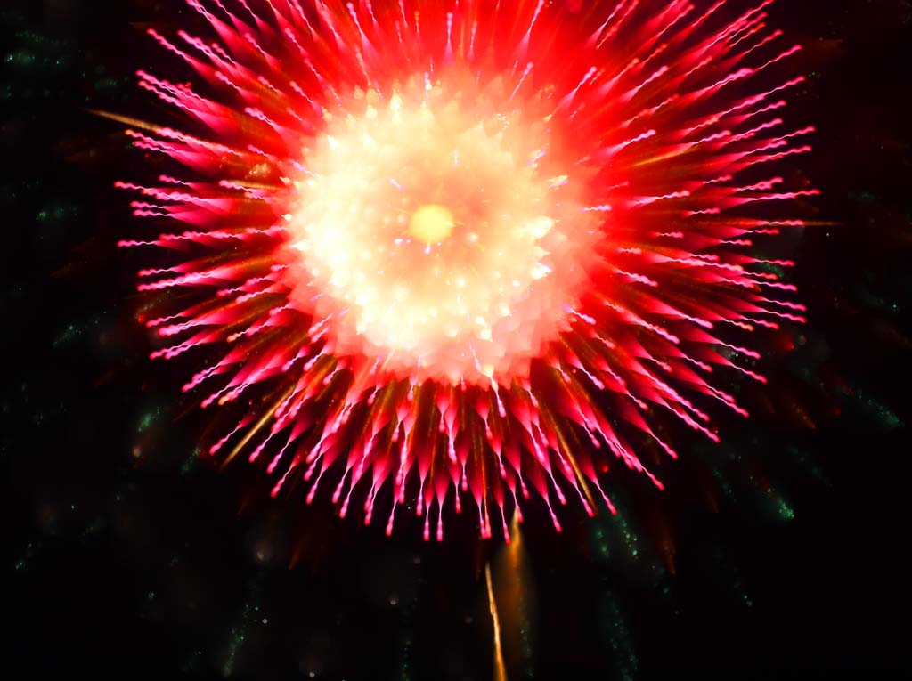 Foto, materiell, befreit, Landschaft, Bild, hat Foto auf Lager,Tama-Fluss Feuerwerk Demonstration, Das Starten von Feuerwerk, natrliche Szene oder Gegenstand, der poetischen Charme der Jahreszeit des Sommers hinzufgt, Signalfeuer, Helligkeit