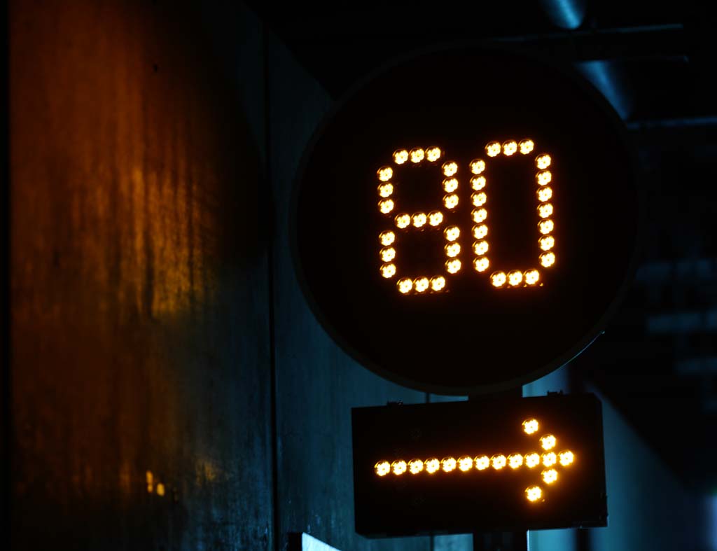 Foto, materieel, vrij, landschap, schilderstuk, bevoorraden foto,Een snelheid stempelen, 80km/h, Een elektrisch maken aankondiging aan, Een pijl, Tunnel