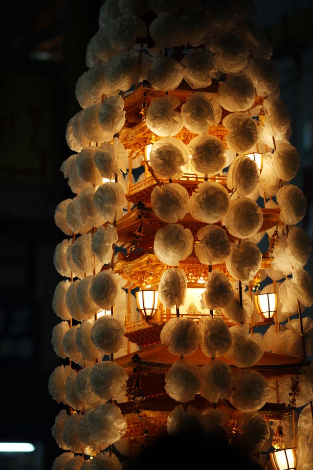 photo,material,free,landscape,picture,stock photo,Creative Commons,Buddhist memorial service many lamps, tower for Taho-nyorai, Many lamps, line, artificial flower