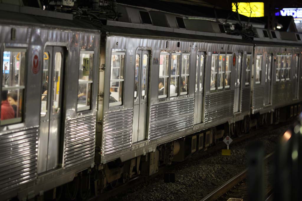 photo,material,free,landscape,picture,stock photo,Creative Commons,Oimachi Line, The body, vehicle, At night, Ikegami Station