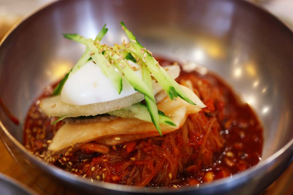 photo,material,free,landscape,picture,stock photo,Creative Commons,Noodle and seasoned vegetables with spicy sauce, Korean food, Noodles, Cold noodle, I am hot