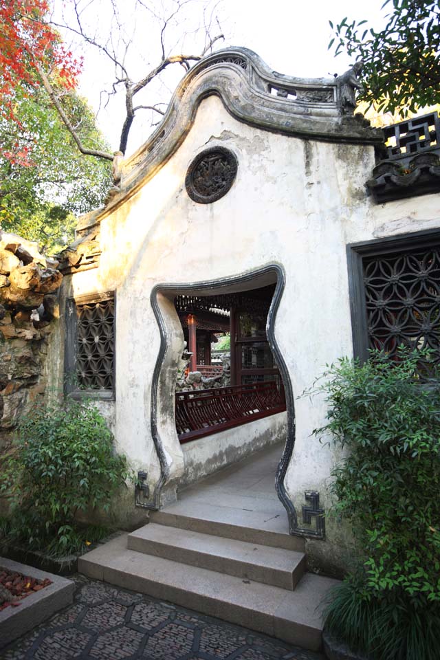 photo,material,free,landscape,picture,stock photo,Creative Commons,The YuGarden gate, Joss house garden, , The gate, Chinese building