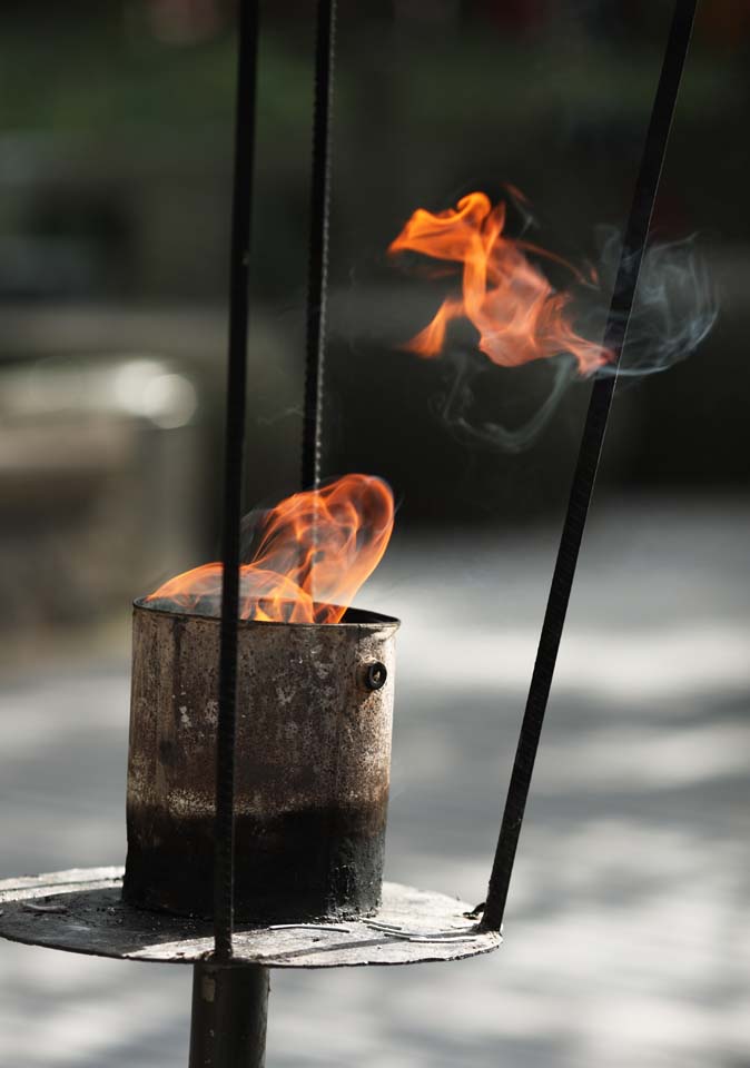 photo,material,free,landscape,picture,stock photo,Creative Commons,Hangzhou Lingying Temple, Buddhism, An incense holder, Flame, Smoke