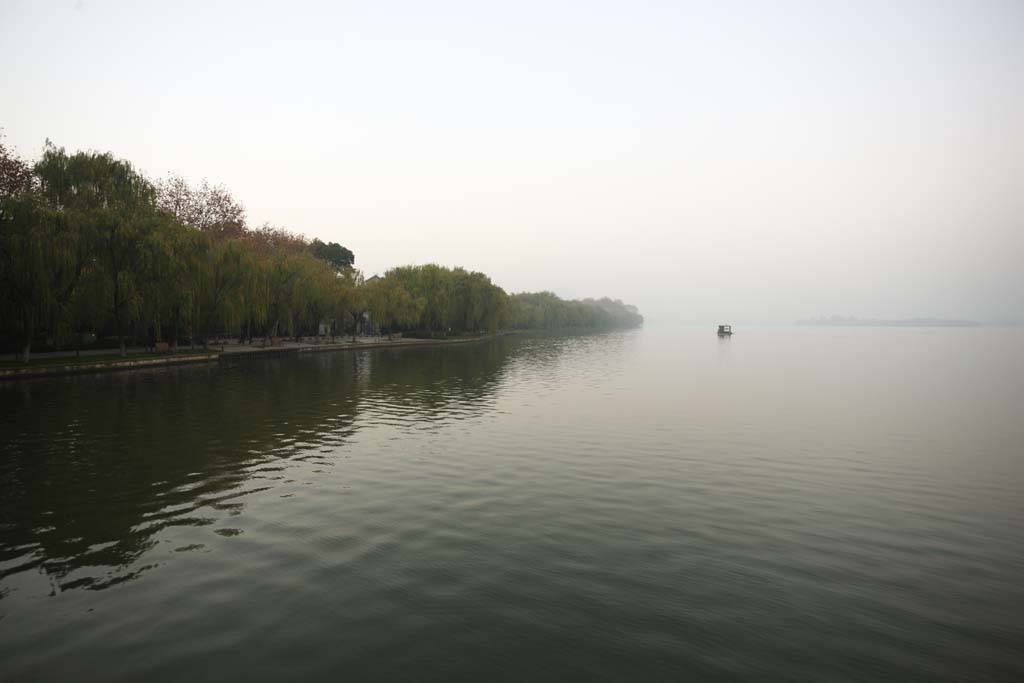 photo,material,free,landscape,picture,stock photo,Creative Commons,Xi-hu lake, surface of a lake, Saiko, willow, 