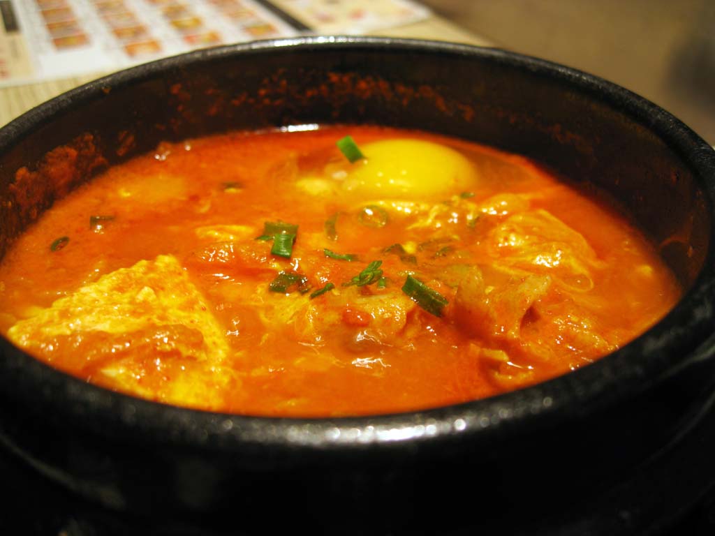 photo,material,free,landscape,picture,stock photo,Creative Commons,Pure tofu, red pepper, Tofu, porcelain pan, Korean food