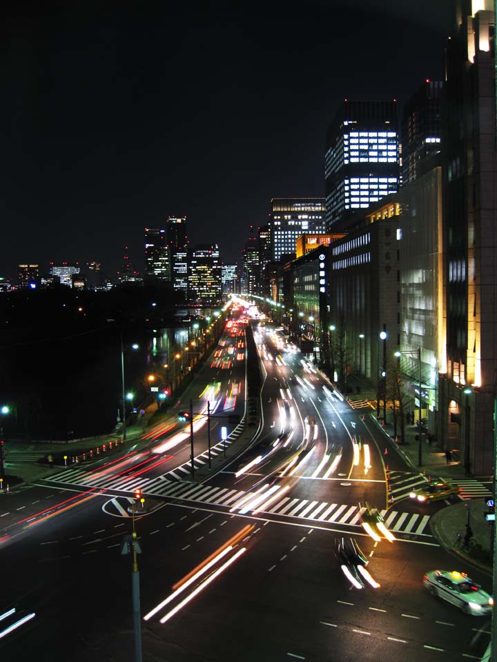 photo,material,free,landscape,picture,stock photo,Creative Commons,Night on Hibiya, building, The light of the car, crossing, moat