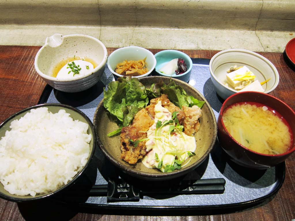 photo,material,free,landscape,picture,stock photo,Creative Commons,A set meal, Fried chicken, Miso soup, Rice, hot spring egg