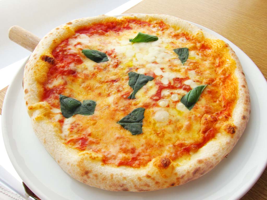 photo,material,free,landscape,picture,stock photo,Creative Commons,Pizza Margherita, pizza, An Italian, basil, Cheese