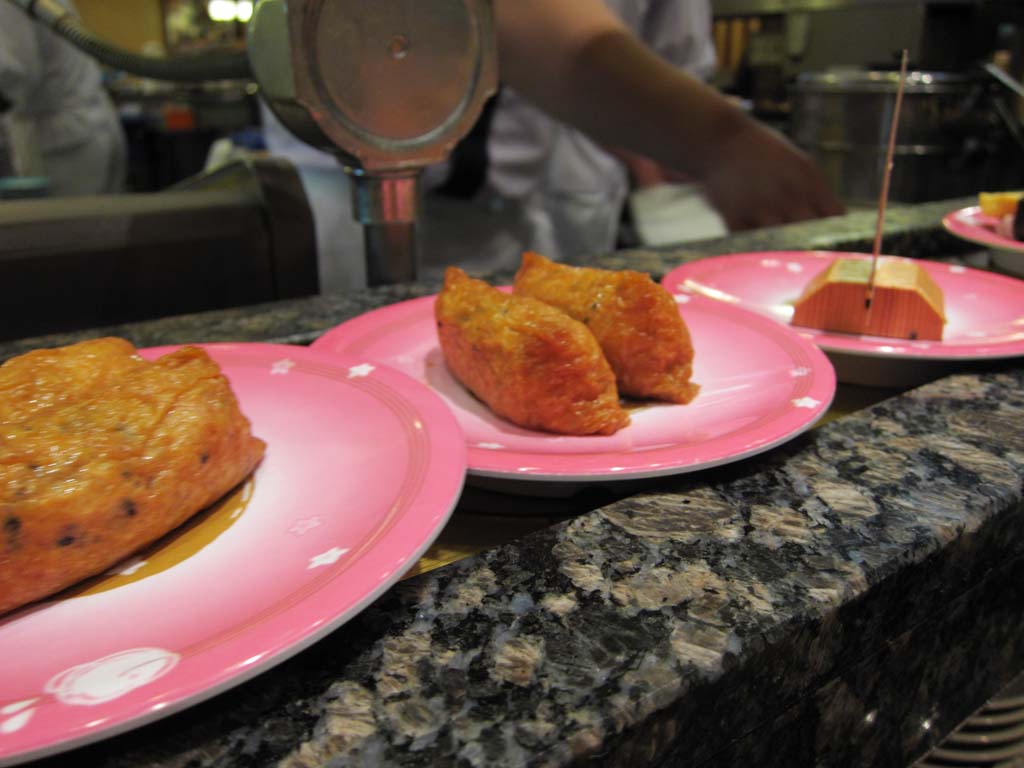 photo,material,free,landscape,picture,stock photo,Creative Commons,Belt-conveyor sushi, Sushi, Inarizushi, Fried bean curd, straw bag