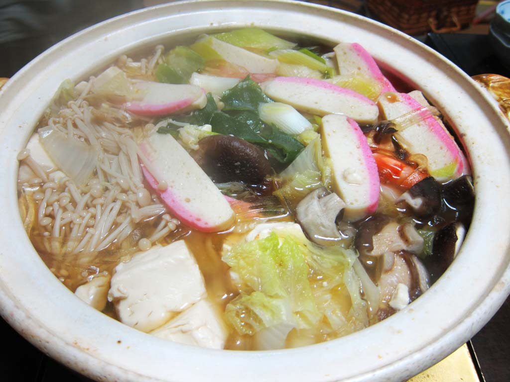 photo,material,free,landscape,picture,stock photo,Creative Commons,Food served in a pot, Kamaboko, velvet shank, Chinese cabbage, Tofu