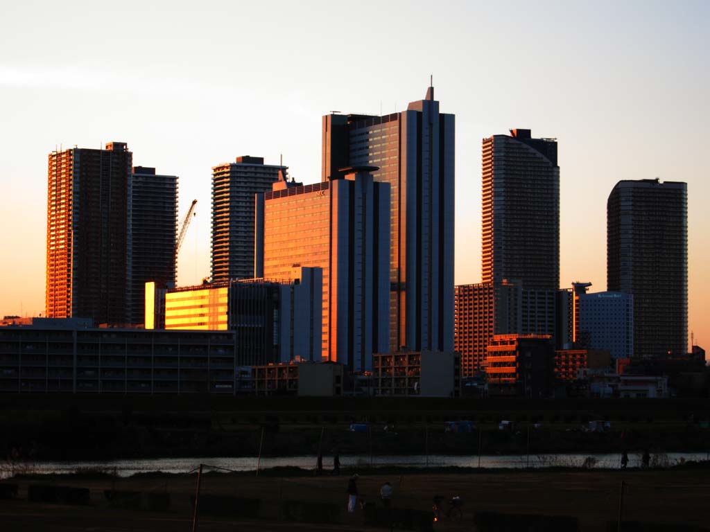 photo,material,free,landscape,picture,stock photo,Creative Commons,Dusk of Musashikosugi, building, high-rise apartment, The setting sun, Red