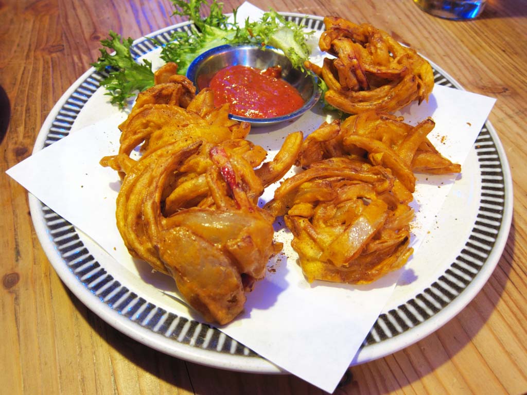 photo,material,free,landscape,picture,stock photo,Creative Commons,A thing of Nepal or undiluted sake, Deep-fried food, An onion, vegetables and shrimps bits coated with batter and deep fried, tomato source