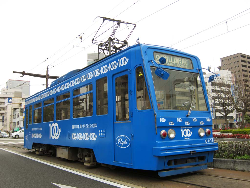 Foto, materiell, befreit, Landschaft, Bild, hat Foto auf Lager,Eine Straenbahn, Eisenbahn, Die Okayama-Station Quadrat, pantograph, allgemeinen Unkosten-Draht