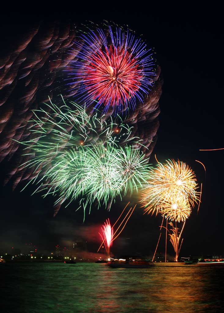 Foto, materiell, befreit, Landschaft, Bild, hat Foto auf Lager,Tokyo Bucht groartiges Feuerwerk, Feuerwerk, Nacht, Abschuss, Ein-Fufeuerwerkball