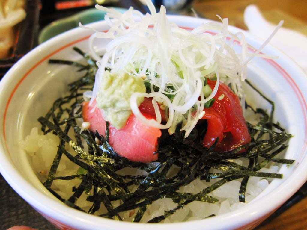 photo,material,free,landscape,picture,stock photo,Creative Commons,A bowl of tunny slices on boiled rice, Cooking, Food, , 