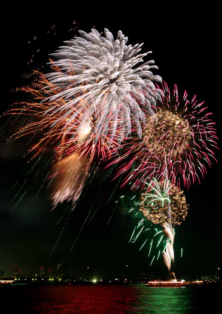 Foto, materiell, befreit, Landschaft, Bild, hat Foto auf Lager,Tokyo Bucht groartiges Feuerwerk, Feuerwerk, Nacht, Abschuss, Ein-Fufeuerwerkball