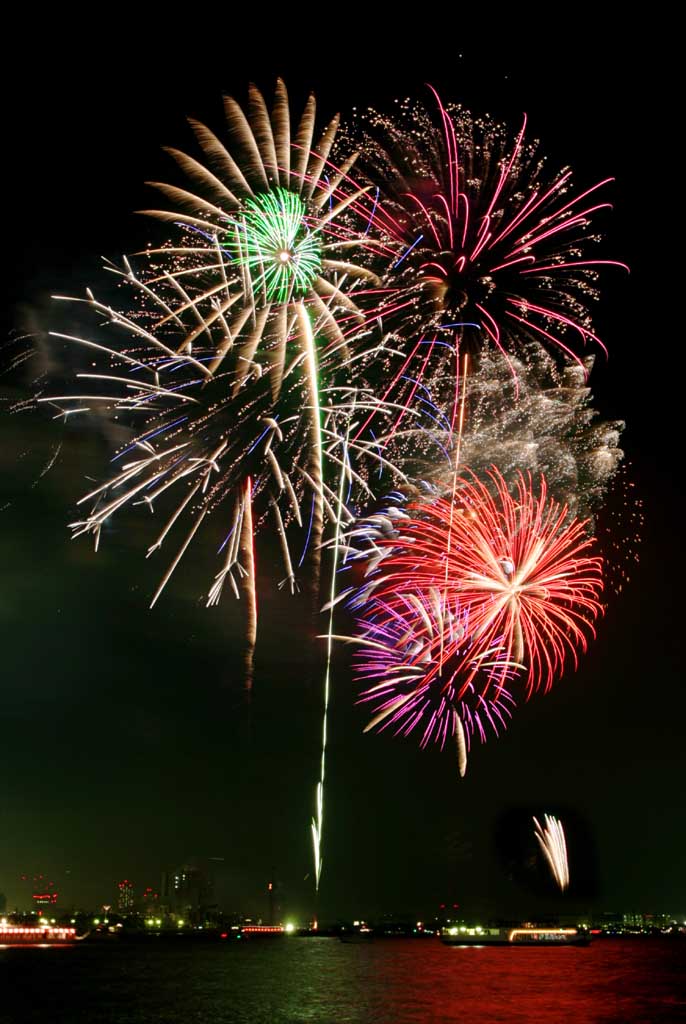 Foto, materiell, befreit, Landschaft, Bild, hat Foto auf Lager,Tokyo Bucht groartiges Feuerwerk, Feuerwerk, Nacht, Abschuss, Ein-Fufeuerwerkball