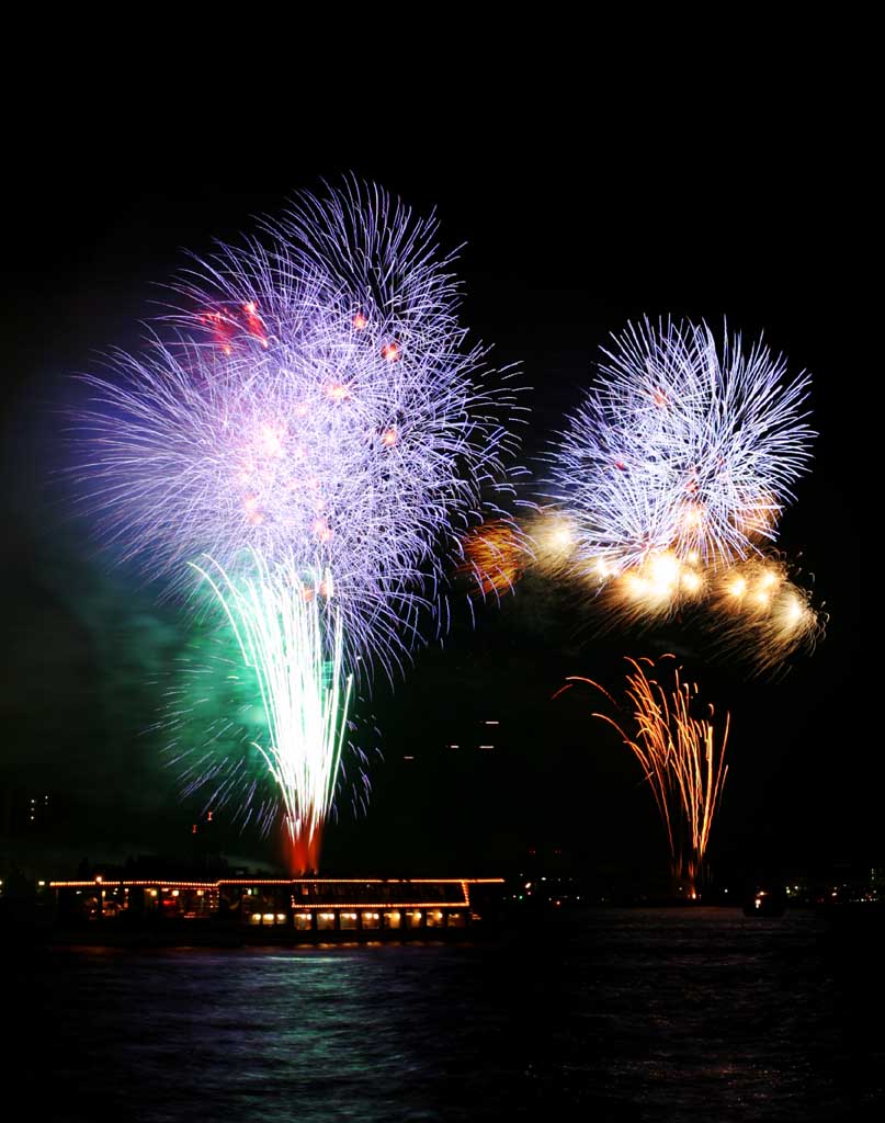 Foto, materiell, befreit, Landschaft, Bild, hat Foto auf Lager,Tokyo Bucht groartiges Feuerwerk, Feuerwerk, Nacht, Abschuss, Ein-Fufeuerwerkball