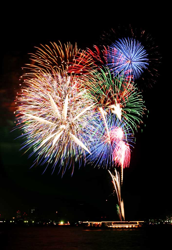 Foto, materiell, befreit, Landschaft, Bild, hat Foto auf Lager,Tokyo Bucht groartiges Feuerwerk, Feuerwerk, Nacht, Abschuss, Ein-Fufeuerwerkball