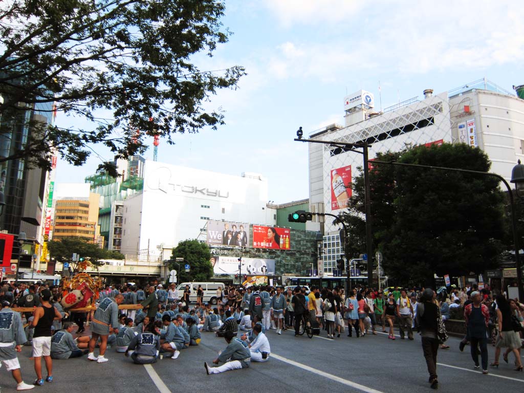 Foto, materiell, befreit, Landschaft, Bild, hat Foto auf Lager,Ein Fest von Shibuya, Ein omikoshi, happi streicht, Fest, 