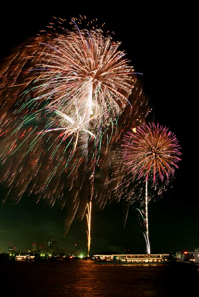 Foto, materiell, befreit, Landschaft, Bild, hat Foto auf Lager,Tokyo Bucht groartiges Feuerwerk, Feuerwerk, Nacht, Abschuss, Ein-Fufeuerwerkball