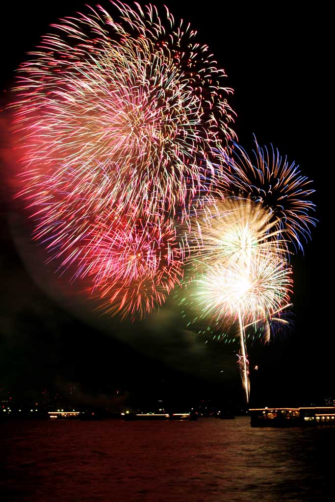 Foto, materiell, befreit, Landschaft, Bild, hat Foto auf Lager,Tokyo Bucht groartiges Feuerwerk, Feuerwerk, Nacht, Abschuss, Ein-Fufeuerwerkball