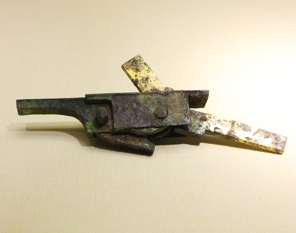 Foto, materiell, befreit, Landschaft, Bild, hat Foto auf Lager,Ein Armbrust des Westlichen Han-Museums des Nanyue King Mausoleum Kupfer, ernst, Begrbnishgelgrab, , Minagoshi-Land