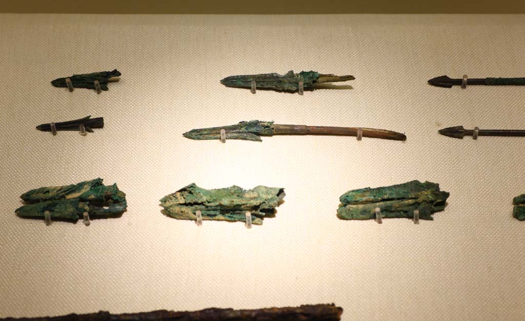 photo,material,free,landscape,picture,stock photo,Creative Commons,An arrowhead of the Western Han Museum of the Nanyue King Mausoleum copper, grave, burial mound grave, , Minagoshi country