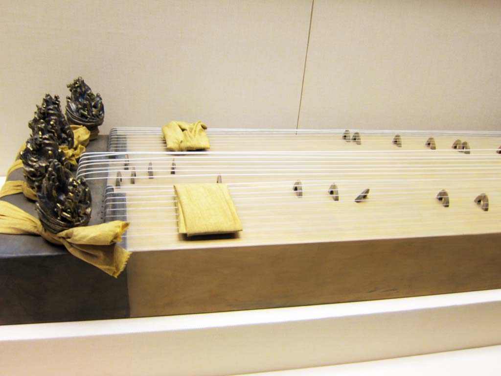 photo,material,free,landscape,picture,stock photo,Creative Commons,Is it Western Han Museum of the Nanyue King Mausoleum A stringed instrument made by gilt bronze, grave, burial mound grave, , burial
