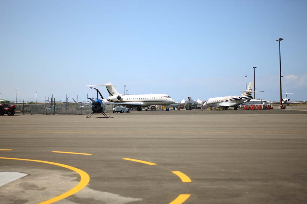 Foto, materieel, vrij, landschap, schilderstuk, bevoorraden foto,Een luchthaven, Particulier straalvliegtuig, Helikopter, Een luchthaven, 