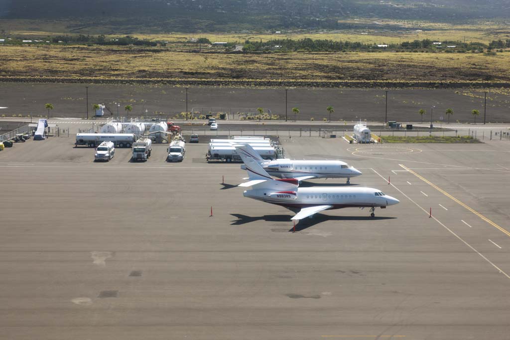 Foto, materiell, befreit, Landschaft, Bild, hat Foto auf Lager,Ein Flughafen, privates Dsenflugzeug, Hubschrauber, Ein Flughafen, 