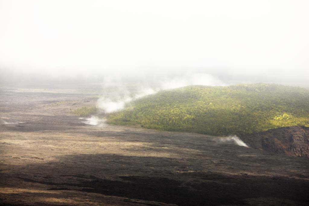 photo,material,free,landscape,picture,stock photo,Creative Commons,Hawaii Island aerial photography, Lava, The crater, crack in the ground, forest fire
