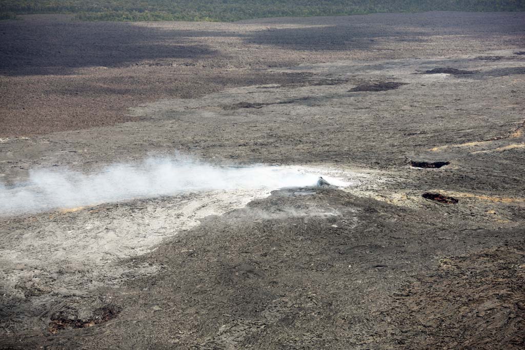 photo,material,free,landscape,picture,stock photo,Creative Commons,Hawaii Island aerial photography, Lava, The crater, crack in the ground, Desert