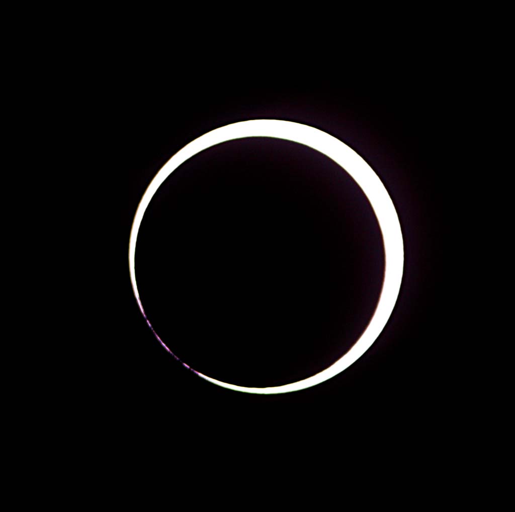 Foto, materiell, befreit, Landschaft, Bild, hat Foto auf Lager,Der dritte goldene Ring solarer Finsterniskontakt, solare Finsternis, Baily's Perlen, Astrophotograph, Die Sonne