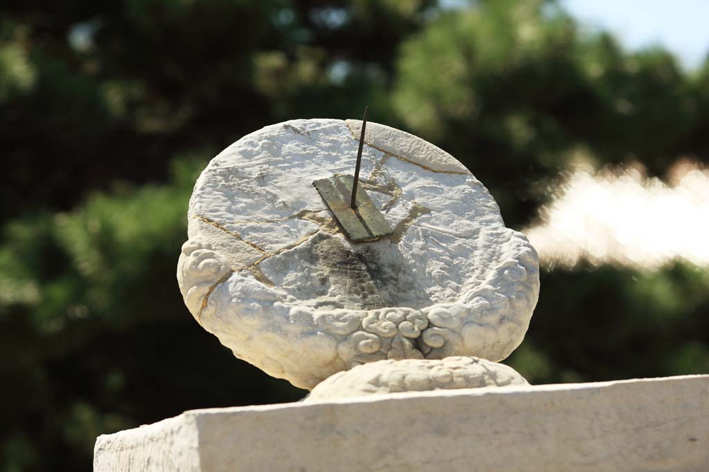 photo,material,free,landscape,picture,stock photo,Creative Commons,Shenyang Imperial Palace sundial, , , , 