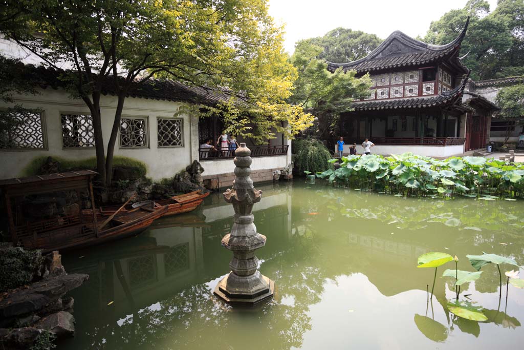 photo,material,free,landscape,picture,stock photo,Creative Commons,Lingering Garden pond, , , , 