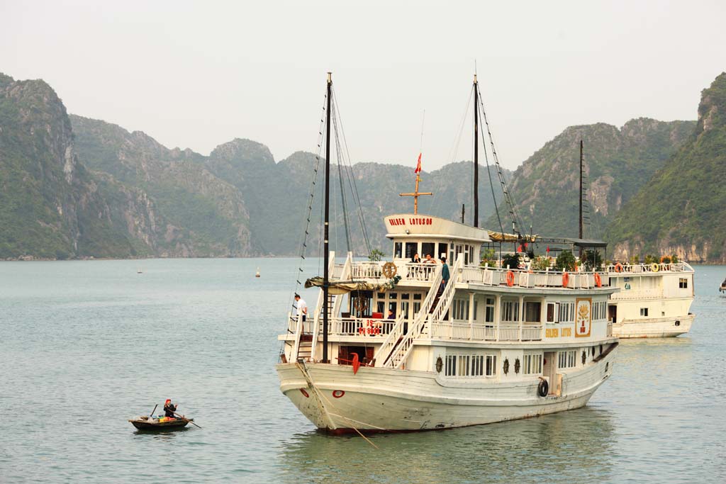 photo,material,free,landscape,picture,stock photo,Creative Commons,Halong Bay, , , , 