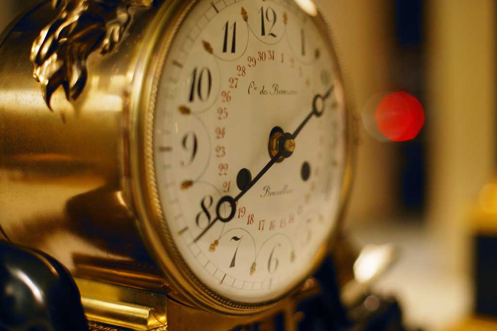 photo,material,free,landscape,picture,stock photo,Creative Commons,Hands of a clock, clock, table clock, hand, 