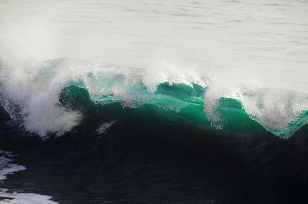 photo,material,free,landscape,picture,stock photo,Creative Commons,Emerald breaker, wave, sea, spray, bathing in the sea